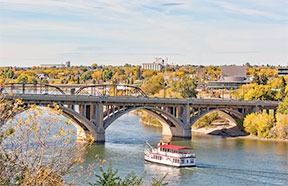 south-saskatchewan-river-in-downtown-saskatoon-with-riverboat-picture